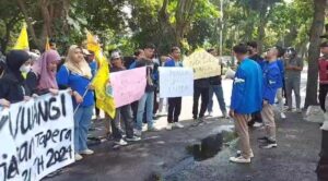 Mahasiswa PMII Gelar Aksi Tolak Kebijakan Tapera di DPRD Banyuwangi Berujung Ricuh