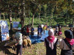 KSR PMI UIN KHAS Jember Kolaborasi BBQ Di Pegunungan Gambir