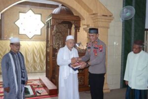 Kapolsek Sukodono Beri Himbauan Kamtibmas Jelang Pilkada dalam Safari Jum'at
