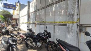 Polisi Amankan 20 WNA Asal Cina di Banyuwangi, Diduga Terlibat Kejahatan Cyber (foto:detik)