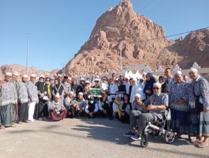 Jamaah Haji Banyuwangi Lakukan City Tour ke Jabal Magnet dan Masjid Qiblatain