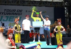 Etape ketiga, Imam Arifin Raih Puncak Klasemen di Tour de Banyuwangi Ijen 2024