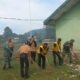 HUT RI ke-79, TNI Polri Malaksanakan Gotong Royong Bersihkan Lingkungan