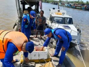 Sat Polairud Polres Tanjung Balai Kejar Kapal Tanpa Nama