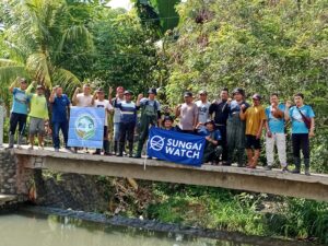 PLC, Sungai Watch dan Hippa Kolaborasi Giat Bersih-Bersih Sampah di Sungai Rogojampi