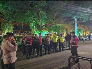 Polresta Banyuwangi Terjunkan Personil untuk Amankan Parade Lampion