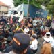 Puluhan Mahasiswa Melakukan Aksi Demo Di Depan DPRD Kabupaten Lumajang