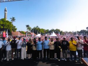 Ribuan Warga Jombang Ikuti Jalan Sehat Berhadiah Mobil Bersama Abah Warsubi