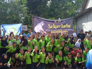 Bersih-Bersih Sungai Wujud Nyata Program SEKARDADU Banyuwangi
