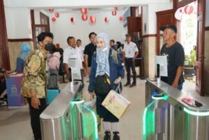 PT KAI Daop 9 Jember Luncurkan Layanan Boarding dengan Teknologi Pengenalan Wajah (Foto Antara)