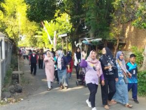 Peringati HUT RI ke-79, Warga Desa Brodot Antusias Ikut Jalan Sehat