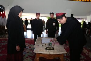 Bupati Banyuwangi Serahkan SK Jabatan Fungsional kepada 268 ASN