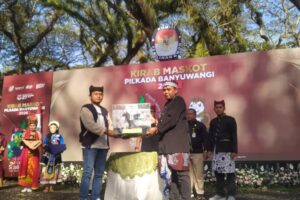 KPU Banyuwangi Gelar Kirab Maskot Pilkada 2024 di Wisata De Djawatan