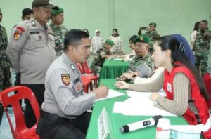 Sambut HUT TNI ke-79 di Makodim 0205/TK, Polres Tanah Karo Berpartisipasi Dalam Kegiatan Donor Darah