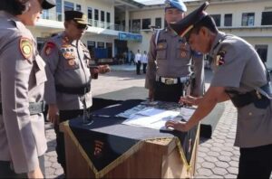 Sertijab Kabag Log, Kapolsek Kutabuluh dan Kapolsek Payung di Mapolres Tanah Karo