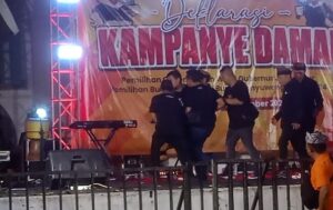 Ketua Bawaslu Banyuwangi Nyaris Pingsan Saat Deklarasi Kampanye Damai