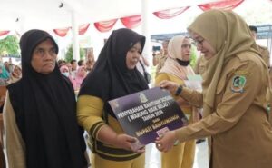 Banyuwangi Salurkan Bantuan Program Wenak untuk 1.441 Pelaku Usaha Mikro