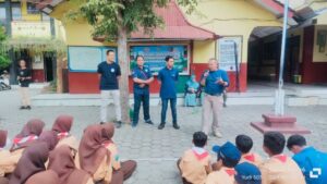 FRB Bersama Pegiat Lingkungan Sosialisasikan Go Green di SMPN 3 Rogojampi