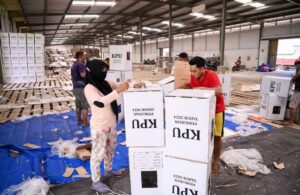 KPU Banyuwangi Mulai Perakitan Kotak Suara untuk Pilkada 2024