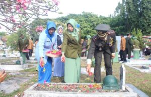Kodim 0825/Banyuwangi Menggelar Upacara Ziarah Nasional Sambut HUT TNI ke-79 di Banyuwangi