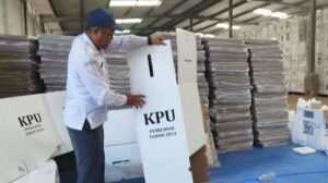 Logistik Pilkada 2024 di Gudang KPU Banyuwangi (foto: Ngopibareng)