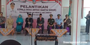PJ Bupati Jombang Lantik Arifin Sebagai Kades Antar Waktu Desa Balongsari