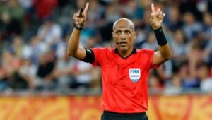 Wasit Ahmed Al Kaf Mendapat Sanksi Usai Kontroversi di Kualifikasi Piala Dunia 2026