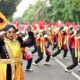 atraksi memukau dalam kejuaraan drumband di halaman Kantor Pemkab Banyuwangi