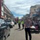 Satuan Lalu Lintas (Satlantas) Polres Tanah Karo melaksanakan kegiatan pengamanan dan penertiban di Pusat Pasar Kabanjahe, Jalan Kapten Bangsi Sembiring, pada Rabu (7/5/2025).