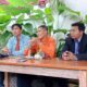 Pengacara memberikan pernyataan pers di Banyuwangi terkait status tersangka klien mereka dalam kasus KDRT.
