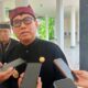 Wakil Bupati Banyuwangi H. Mujiono saat diwawancarai usai rapat paripurna DPRD
