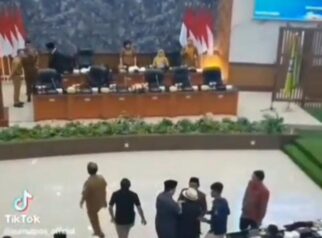 kericuhan yang sempat terjadi dalam Sidang Paripurna DPRD Deli Serdang