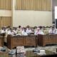 Anggota DPRD Banyuwangi mengikuti rapat gabungan membahas revisi tarif pajak hiburan dan air tanah