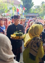 Kirab Budaya Grebeg Suro di Pulungdow, malang