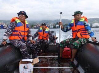 Lanal Banyuwangi Kerahkan Kekuatan Penuh Bantu Evakuasi Korban Tenggelamnya KMP Tunu Pratama Jaya