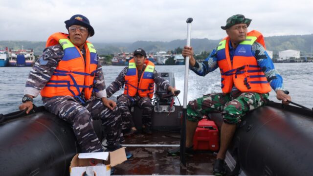 Lanal Banyuwangi Kerahkan Kekuatan Penuh Bantu Evakuasi Korban Tenggelamnya KMP Tunu Pratama Jaya