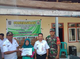 Pemdes Tunjung Salurkan BLT Dana Desa Tahap Kedua kepada 20 KPM