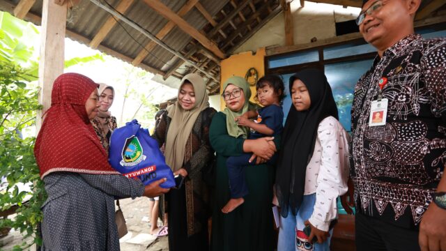 Pemkab Banyuwangi Fokus Tangani Keluarga Korban KMP Tunu Pratama Jaya, Termasuk Anak Korban yang Kini Yatim Piatu