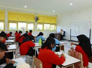 Aktivitas Sekolah Rakyat di Banyuwangi
