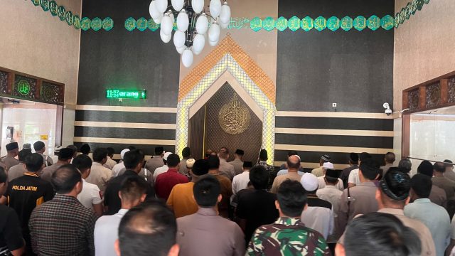 Salat ghaib driver ojol Affan Kurniawan di Banyuwangi