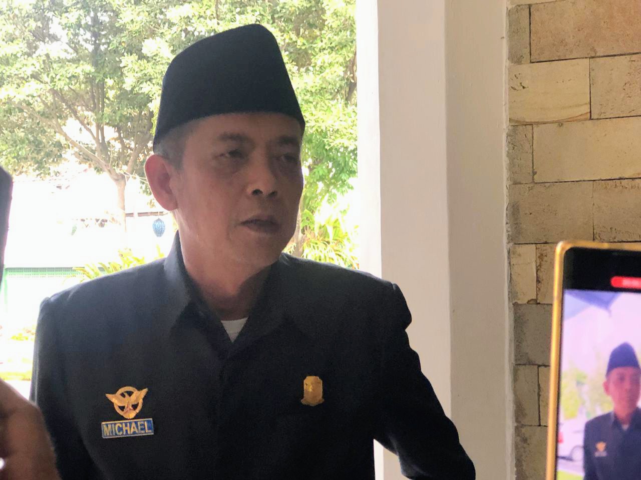 Michael Edy Hariyono memberikan penjelasan mengenai mekanisme saham dan dividen Pemkab Banyuwangi di PT BSI.