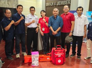 JRCS Serahkan Peralatan Siaga Bencana ke SMKN 4 Jember, Perkuat Implementasi SPAB