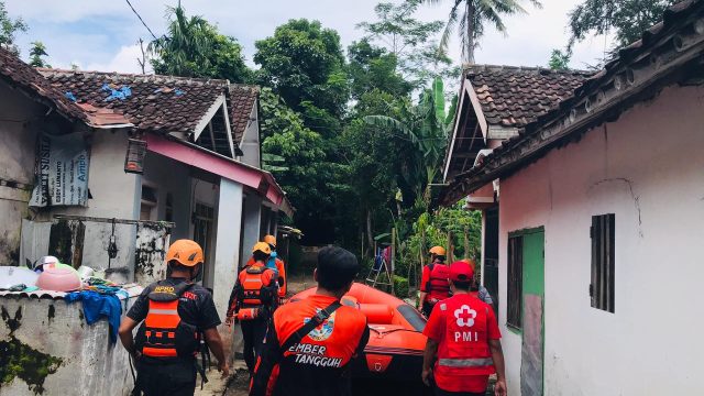 PMI Jember Kerahkan Relawan untuk Pencarian Pelajar Hanyut