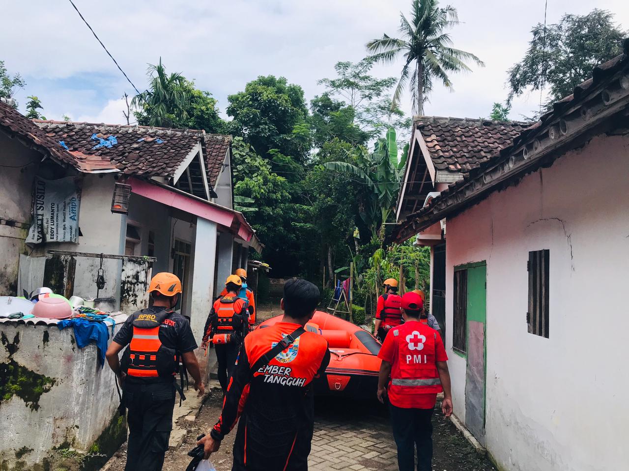 PMI Jember Kerahkan Relawan untuk Pencarian Pelajar Hanyut