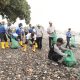 Sungai Watch dan Warga Jaga Laut Lewat Aksi Big Clean Up Pesisir Sampangan