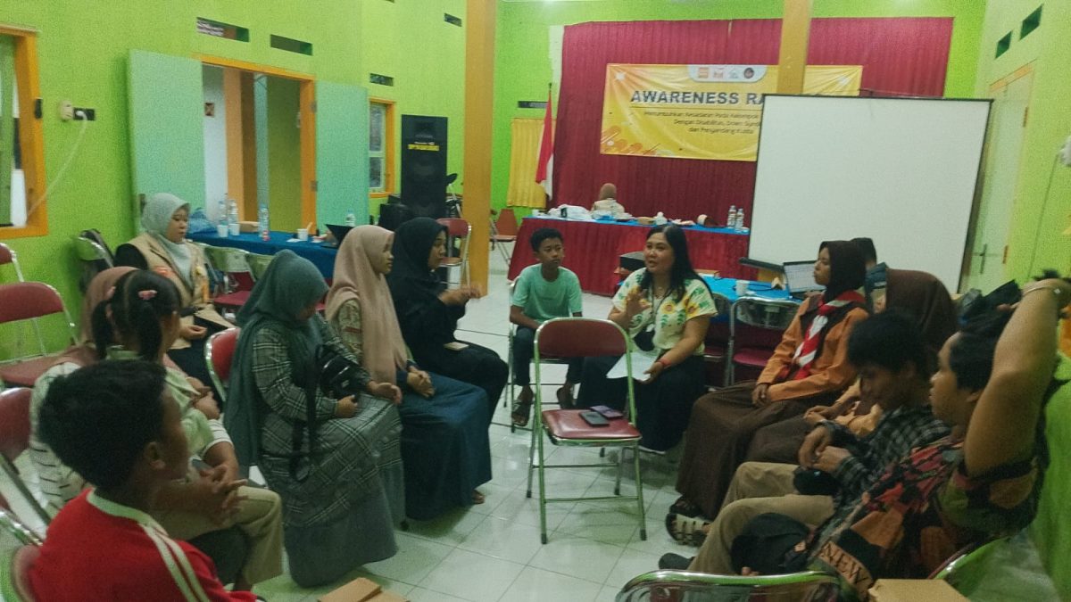 Pendamping Disabilitas Dapat Bekal Baru Lewat Program Awareness Raising