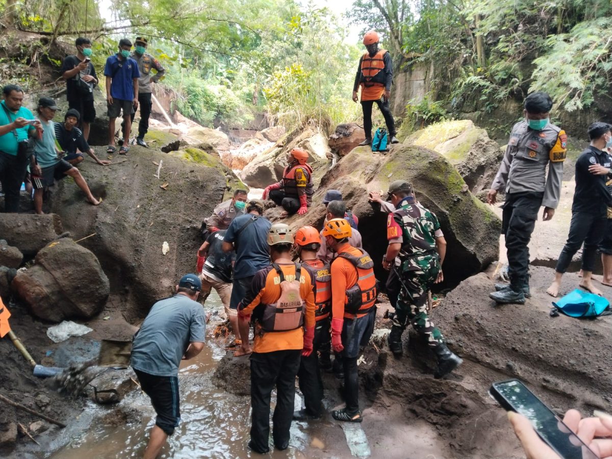Lima Hari Hilang, Korban Hanyut di Sungai Badeng Songgon Akhirnya Ditemukan Di Desa Gladag Rogojampi