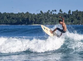 Review papan selancar untuk ombak G-Land: Kriteria Utama yang Harus Diperhatikan