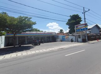 Tampak depan salah satu minimarket di Kabupaten Banyuwangi