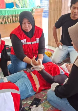 Relawan SIBAT Puger Wetan Jember Ikuti Pelatihan Intensif Pertolongan Pertama